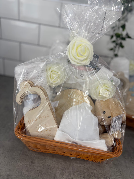 New Baby Unisex Hamper - 6 Items
