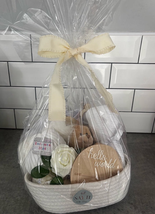 New Baby Unisex Hamper - 12 Items